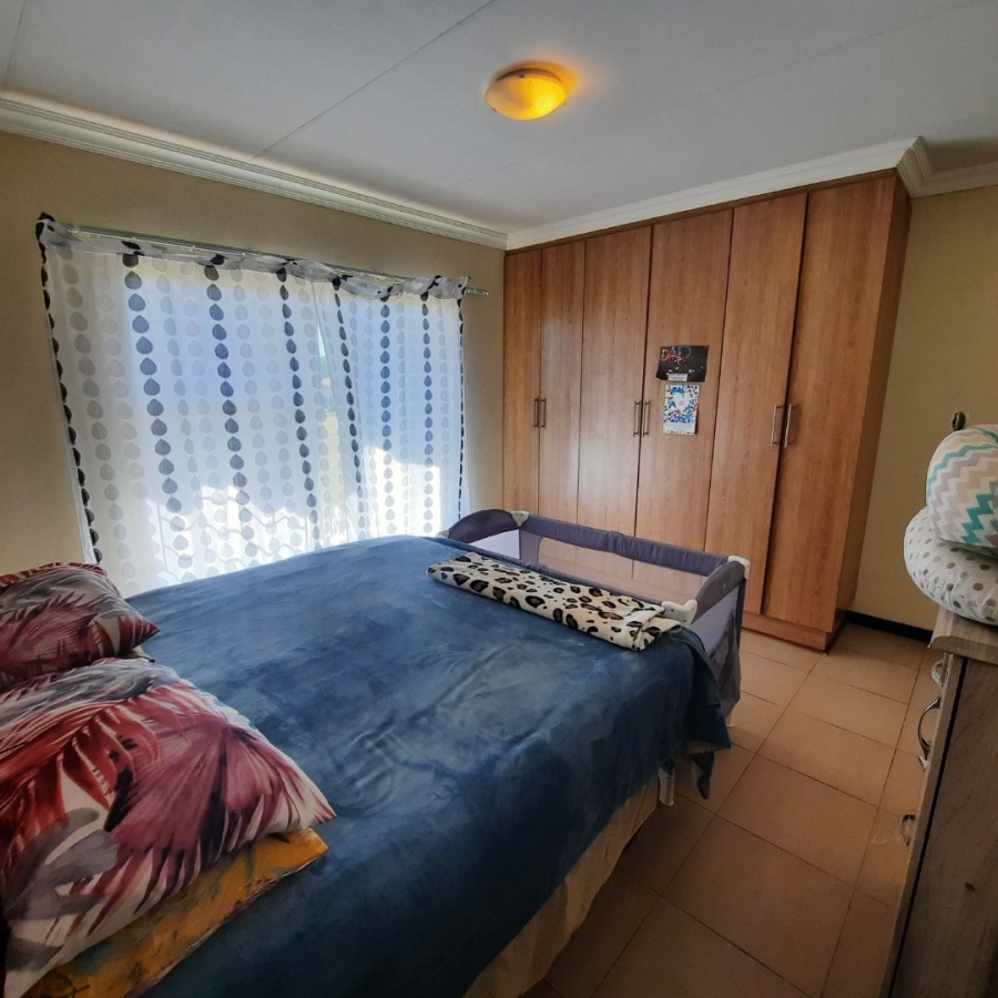 2 Bedroom Property for Sale in Pellissier Free State